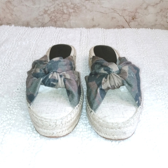 Splendid Camo Espadrille Sandals - Picture 2 of 8